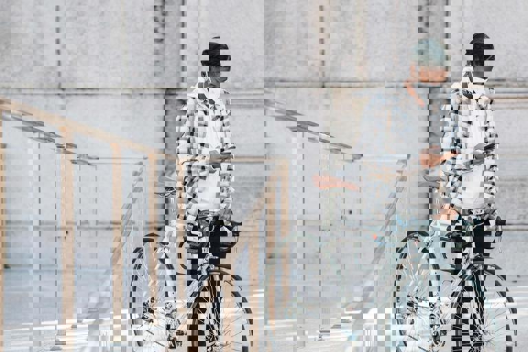 Aplicativo de mobilidade urbana lança bicicletários inteligentes em capitais brasileiras