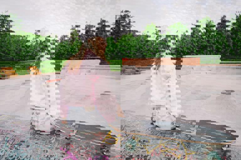 Projeto social utiliza skate para inclusão de jovens em periferias urbanas